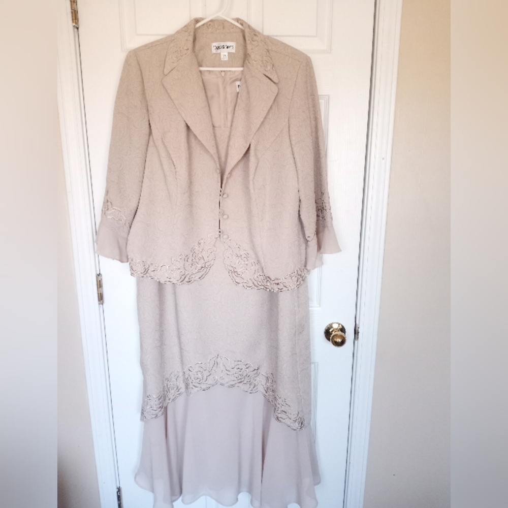 Danny & Nicole 2Pc Decorative Dress and Jacket with Lace and Buttons Size 18W